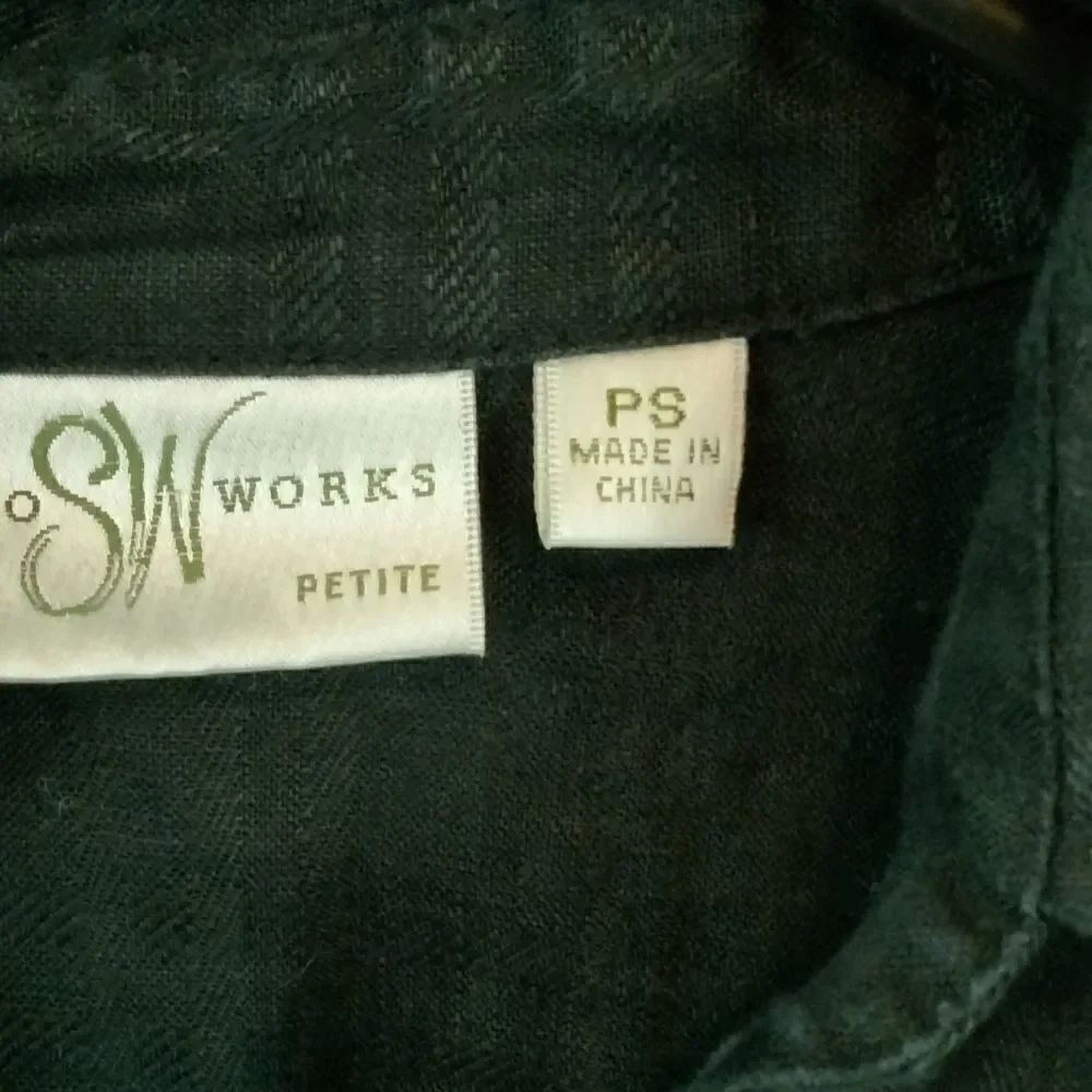 "Studio Works" woman's button up shirt - Picture 6 of 8